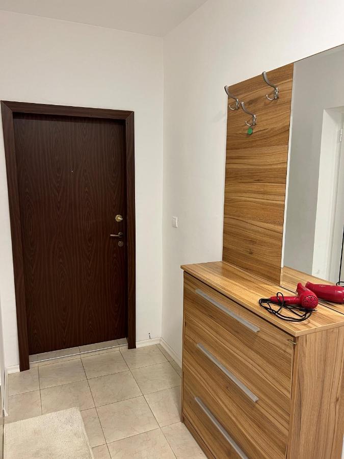 Cosy Central Apartment Varna Bagian luar foto